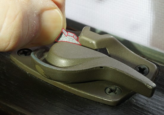 DRAFTeeze installation step 2 – place the small step underneath the back lock lip to the desired step
